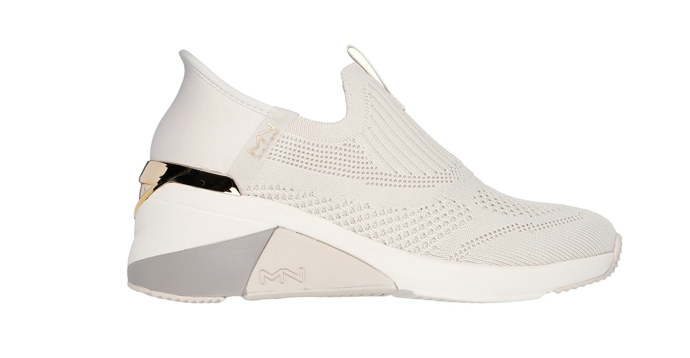 Skechers Hands Free Slip-ins® Mark Nason® Skechers na vysokém podpatku jsou navrženy s naším exkluzivním polštářem Heel Pillow™ a mají elegantní úpletový horní díl a polstrovanou mezipodešev Memory Foam Lux. 2199 Kč
