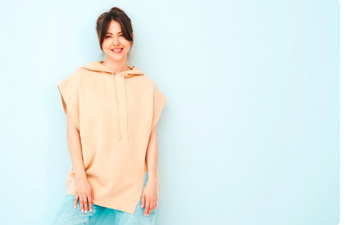 Dnes je sexy cítit se dobře. Oversize oblečení, tedy modely záměrně větší, než je naše klasická velikost, nejsou jen výrazem ležérnosti, ale i určitého módního sebevědomí. 
