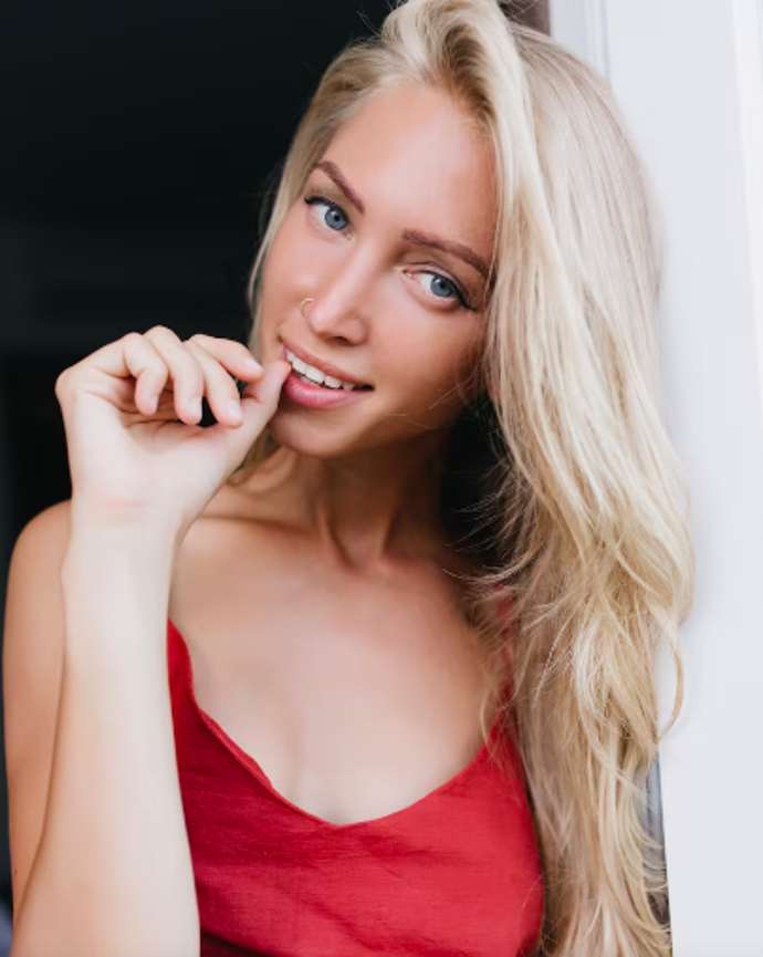 Při pohledu na ženy z Osla, Stockholmu nebo Kodaně máte pocit, že se skoro nelíčí a přesto vypadají skvěle. 
