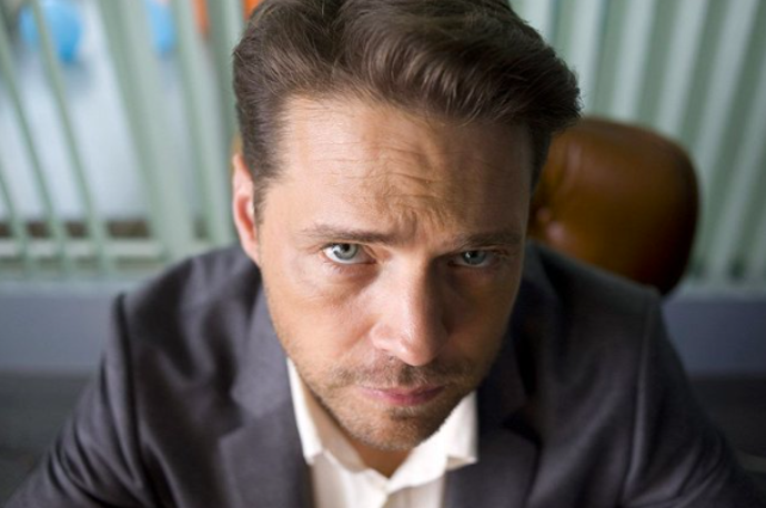 Jason Priestley
