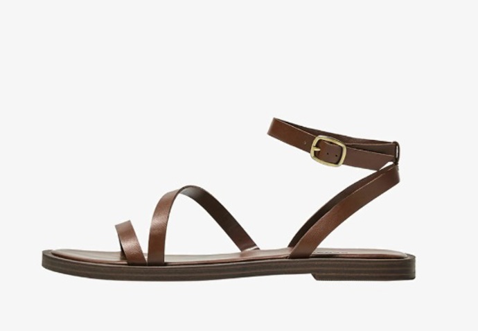 Elegantní hnědé sandály, Bershka, 649 Kč
