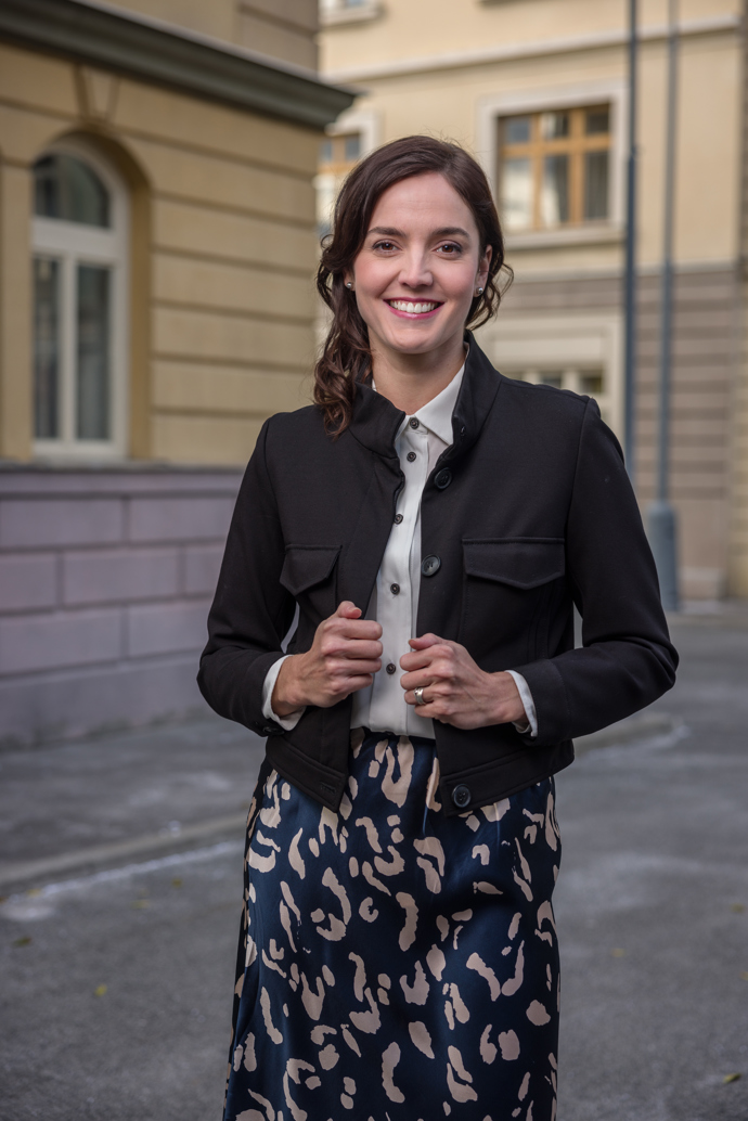 Markéta Stehlíková v roli Karly Marečkové v nekonečném seriálu Ulice, který sleduje dramatické osudy několika spřátelených rodin žijících v sousedství
Markéta Stehlíková v roli Karly Marečkové v nekonečném seriálu Ulice, který sleduje dramatické osudy několika spřátelených rodin žijících v sousedství