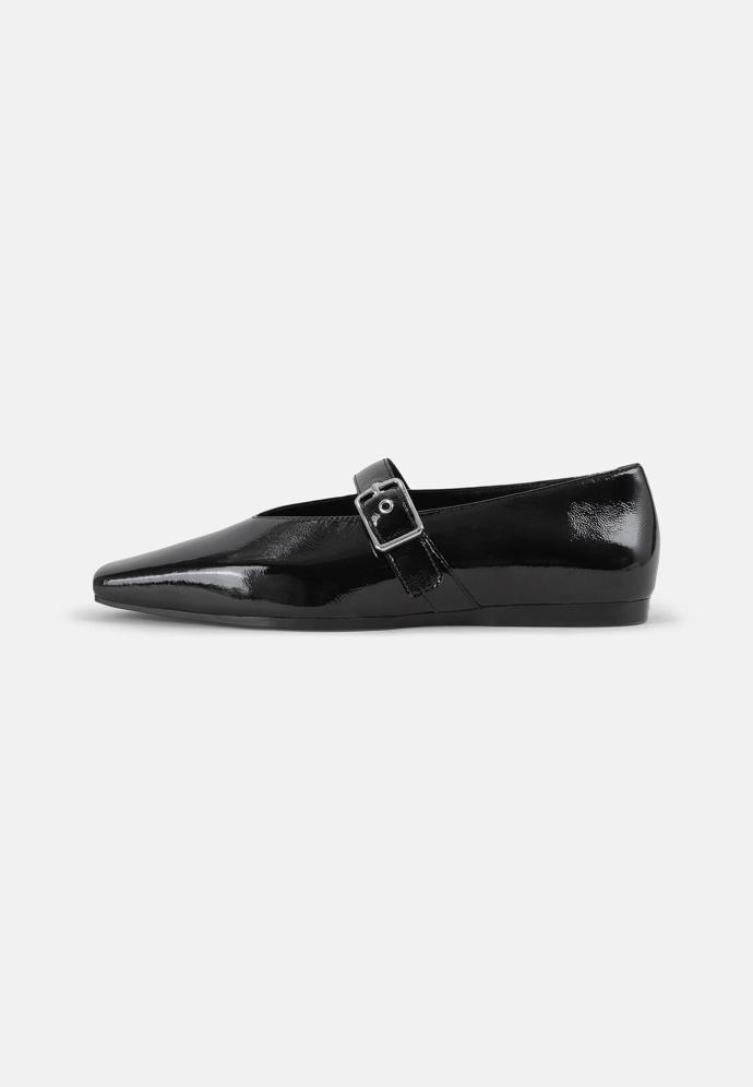 Vagabond, 1320 Kč, zalando.cz (původní cena 3300 Kč)
Vagabond, 1320 Kč, zalando.cz (původní cena 3300 Kč)