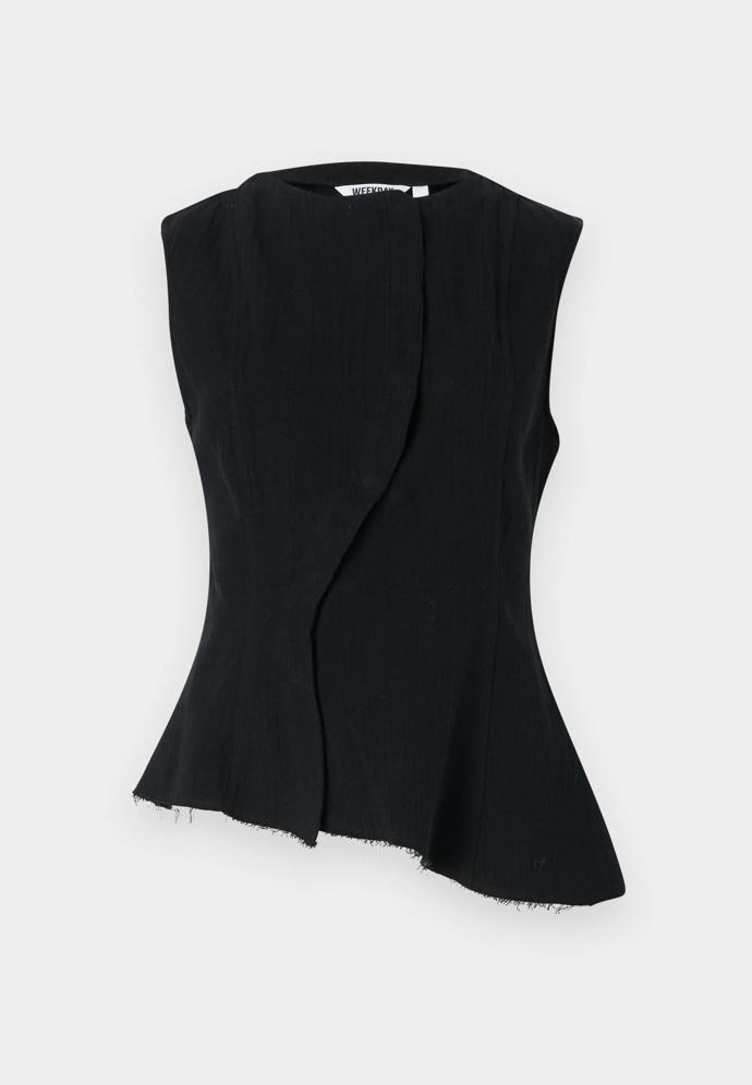 Weekday, 1180 Kč, zalando.cz
Weekday, 1180 Kč, zalando.cz
