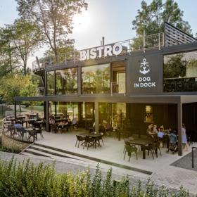 Ve vinařství Dog in Dock si užijete stylové ubytování, degustace, hudební i zábavné večery, grilování, tematické gastro víkendy i sportovní akce.
Ve vinařství Dog in Dock si užijete stylové ubytování, degustace, hudební i zábavné večery, grilování, tematické gastro víkendy i sportovní akce.