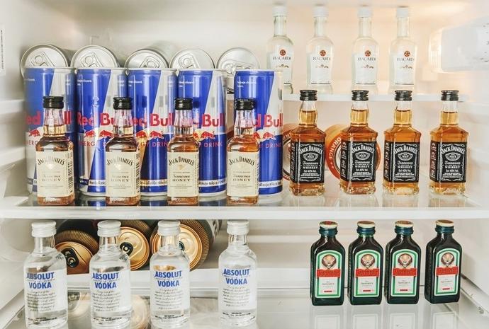 Párty ve velkém stylu? Čeká na vás dokonale vybavený minibar.
Párty ve velkém stylu? Čeká na vás dokonale vybavený minibar.