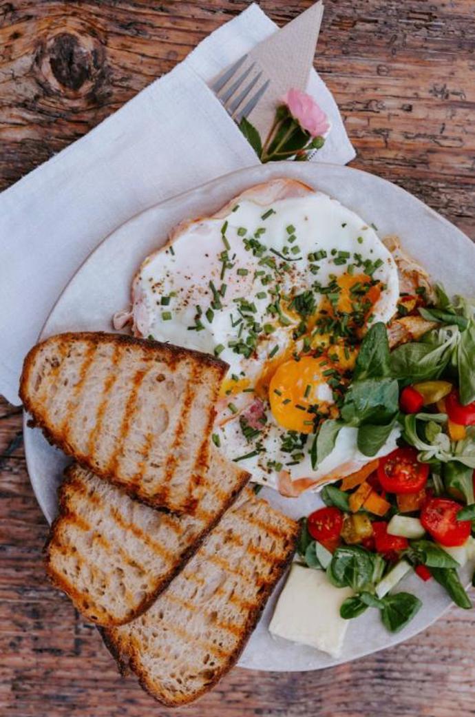 Na jídle si tady pochutnáte. Specializací v tomto ubytování je hlavně snídaně a brunch. 
