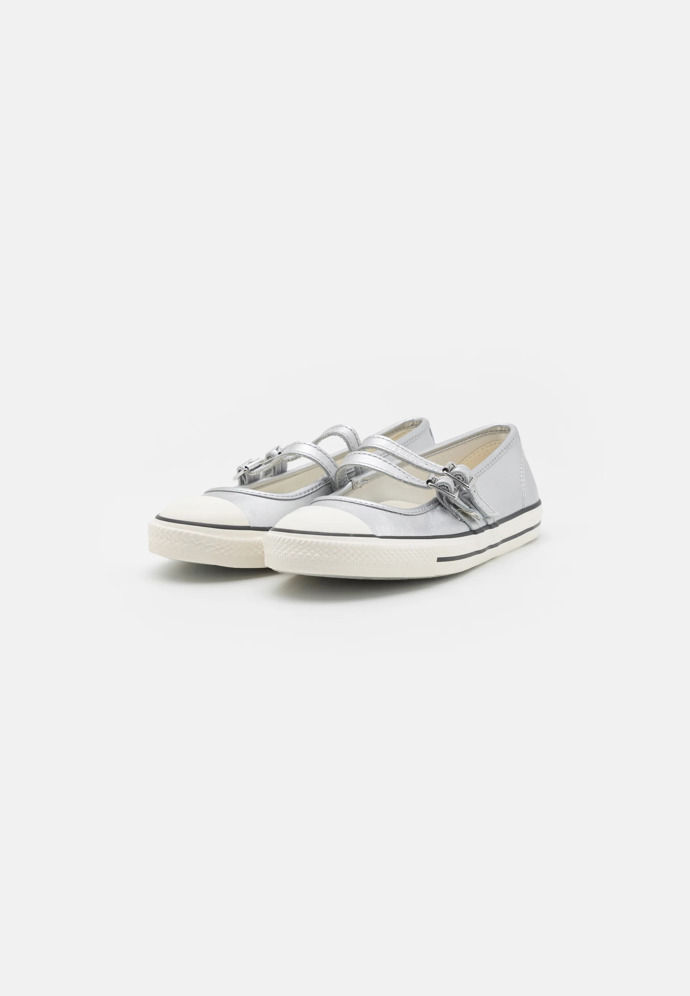 Converse, 1650 Kč, zalando.cz
Converse, 1650 Kč, zalando.cz