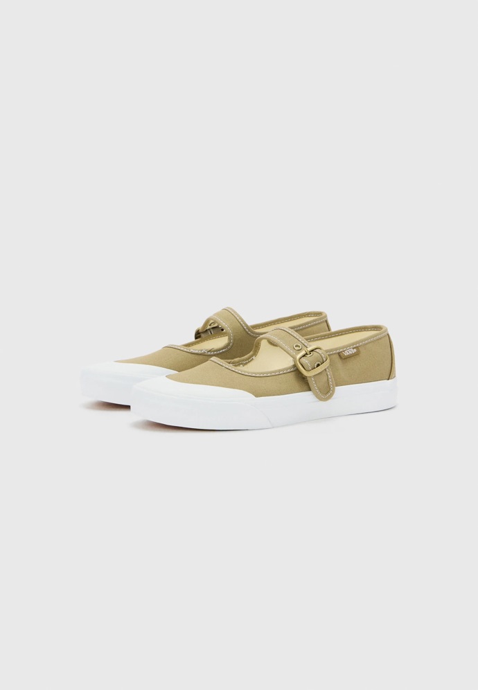 Vans, 2040 Kč, zalando.cz
Vans, 2040 Kč, zalando.cz