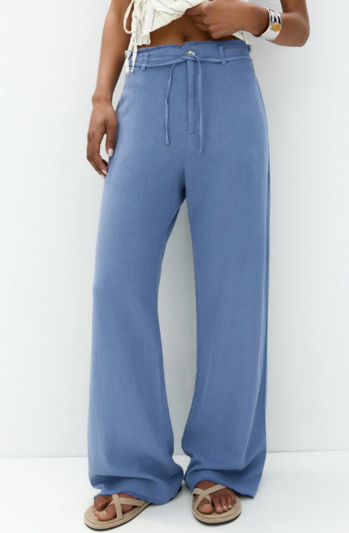 Lněné kalhoty, PULL&BEAR, 639 Kč
