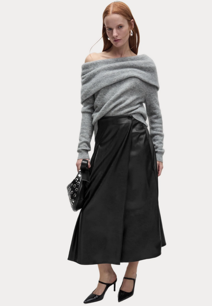 Áčková sukně koženková, Marks & Spencer, 1 238 Kč
