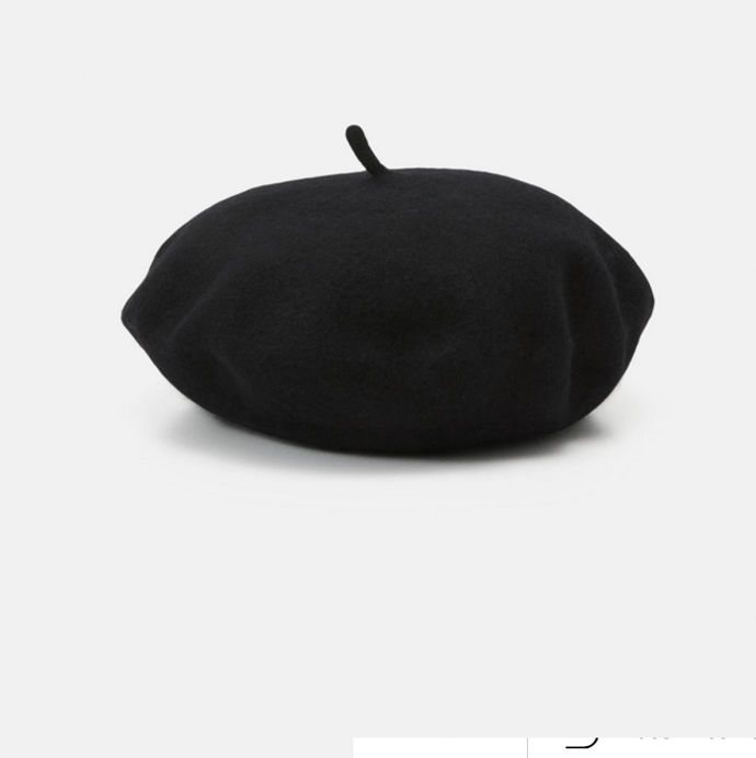 Černý baret, Even&Odd, 288 Kč
