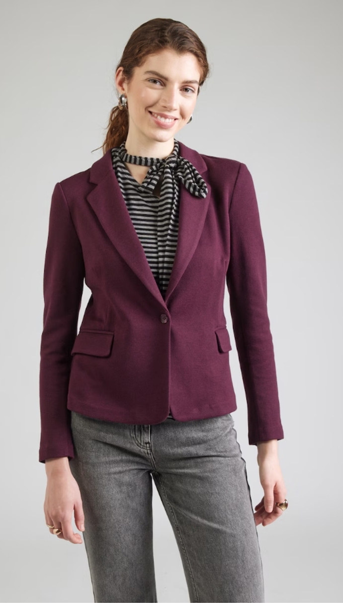 Vínový blejzr, VERO MODA, 939 Kč
