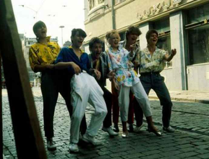 Partička puberťáků z Discopříběhu

