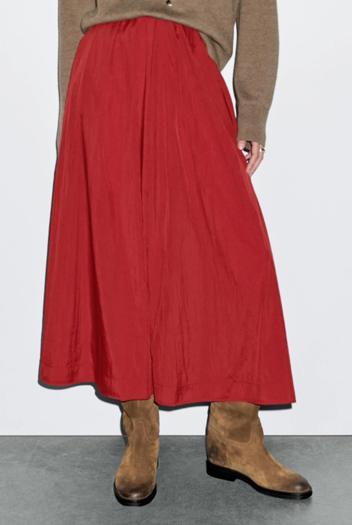 Červená sukně, Massimo Dutti, 2 399 Kč
