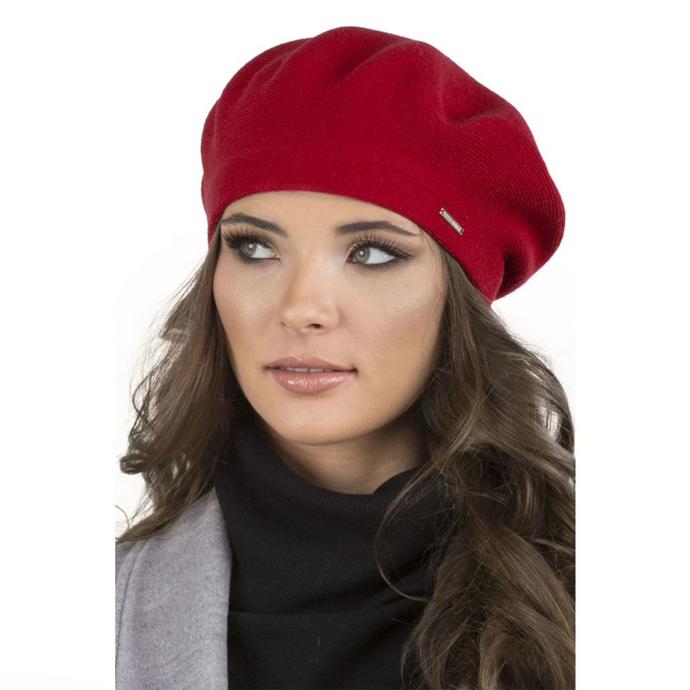 Červený baret, Leontyna, 689 Kč
