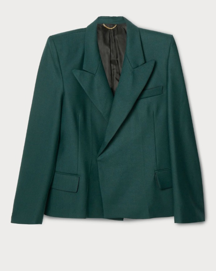 Smaragdově zelený blejzr s ramenními vycpávkami, Victoria Beckham, 11 880 Kč
