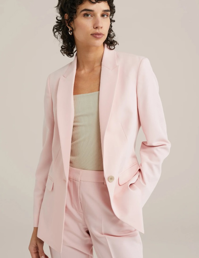 Blejzr s pudrově růžové barvě, WE Fashion, 627 Kč
