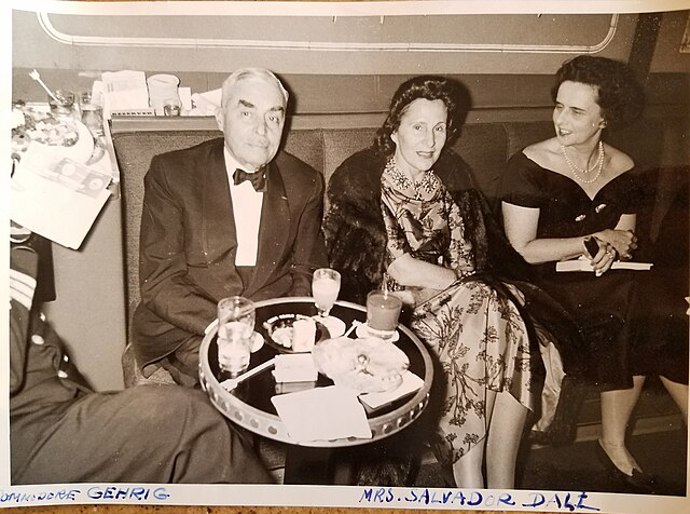 Gala Dalí ve společnosti
