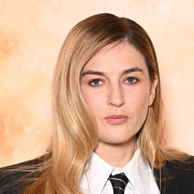 Devadesátková blond po vzoru Carolyn Bessette-Kennedy
