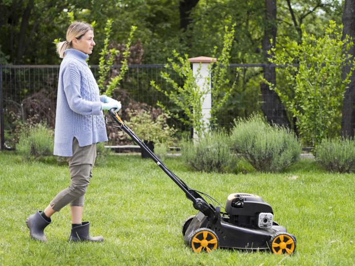 Hodinové sekání trávy dokáže zvednout tep stejně efektivně jako běžný trénink.
Hodinové sekání trávy dokáže zvednout tep stejně efektivně jako běžný trénink.