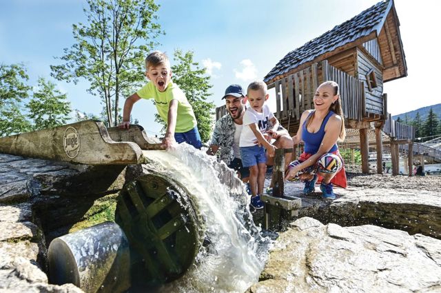 Stezka v oblacích, dechberoucí visutý most nebo výlet na koloběžkách krásnou přírodou. Na Dolní Moravě vás toho ohromí mnohem víc