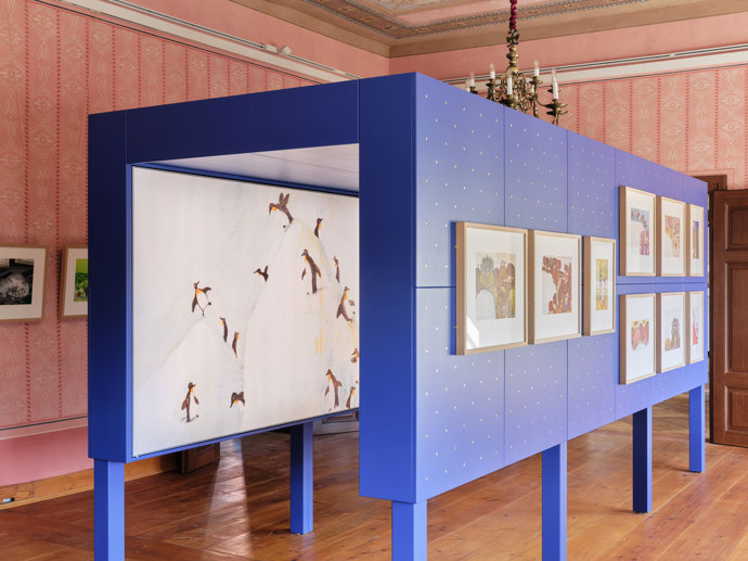 Květa Pacovská, Štěpán Zavřel, Jindra Čapek nebo Vlasta Baránková. Jejich díla najdete přímo v expozici.
Květa Pacovská, Štěpán Zavřel, Jindra Čapek nebo Vlasta Baránková. Jejich díla najdete přímo v expozici.