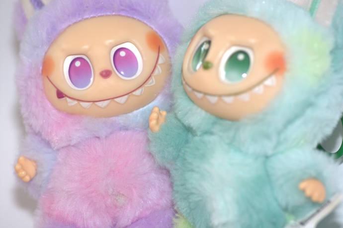Originální Labubu má vždy devět zubů
Originální Labubu má vždy devět zubů