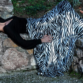 Leopardí vzor a semišový materiál se vrací ve velkém a tentokrát nejen jako krátkodobý trend, ale jako skutečné stylové prohlášení. 
