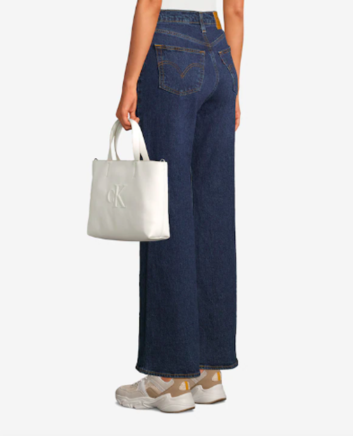 Calvin Klein Jeans Kabelka 2499 Kč

 
