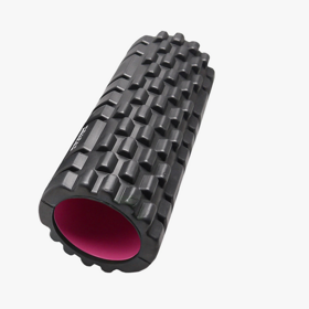 Power System Fitness Foam Roller je určený pro automasážní techniky. 3D povrch dokonale napodobuje ruku maséra, široké ploché tvary simulují dotyk dlaně, dlouhé duté tvary dotyk prstů a malé pevné tvary konečky prstů. 446 Kč
