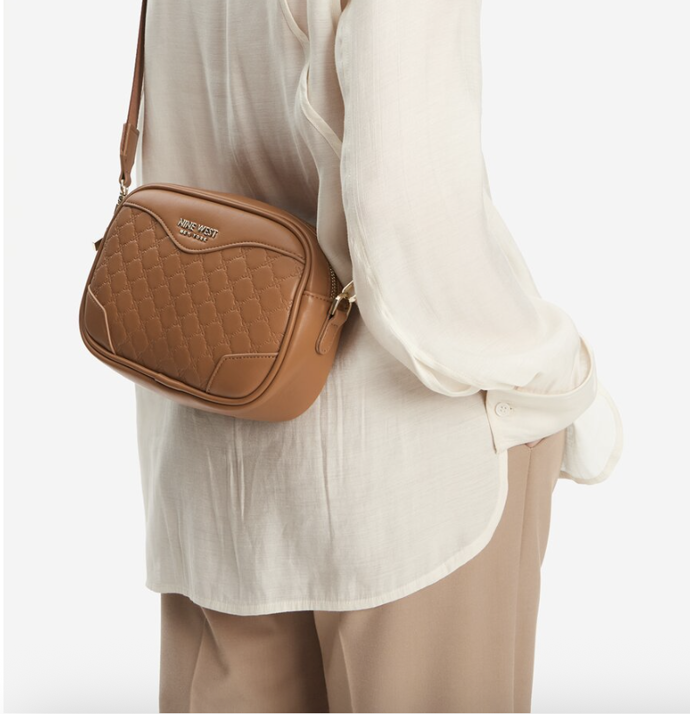 Kabelka NINE WEST CAMEL, CCC, 1249 Kč
Kabelka NINE WEST CAMEL, CCC, 1249 Kč