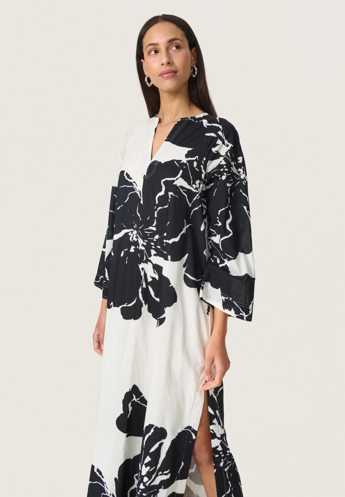 Kaftan, Soaked in Luxury, 2770 Kč
Kaftan, Soaked in Luxury, 2770 Kč