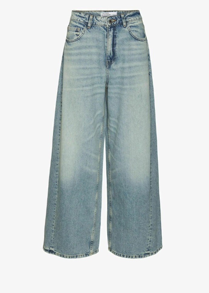 Široké džíny, Vero Moda, 977 Kč
