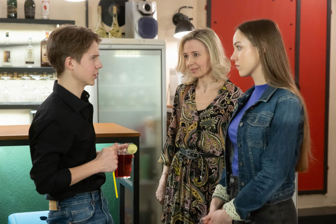 Marcela Rojíčková v roli Bohunky Duškové v nekonečném seriálu Ulice, který sleduje dramatické osudy několika spřátelených rodin žijících v sousedství
