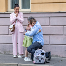 Nekonečný seriál Ulice sleduje dramatické osudy několika spřátelených rodin žijících v sousedství

