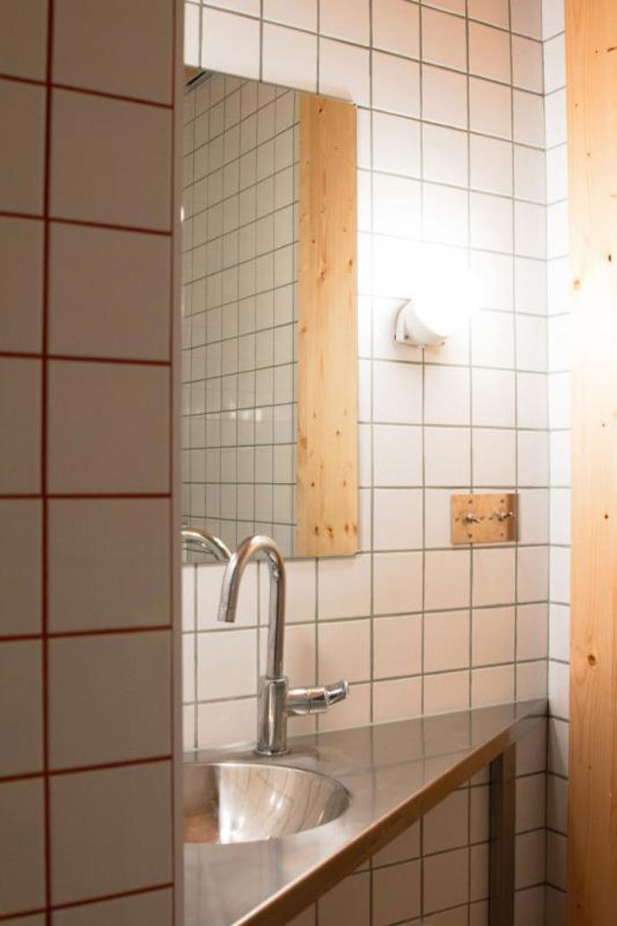 Veritas Beyond Glamping tak není jen místem k přenocování, ale i inspirací, jak může moderní architektura respektovat a doplňovat krásu přírody.
