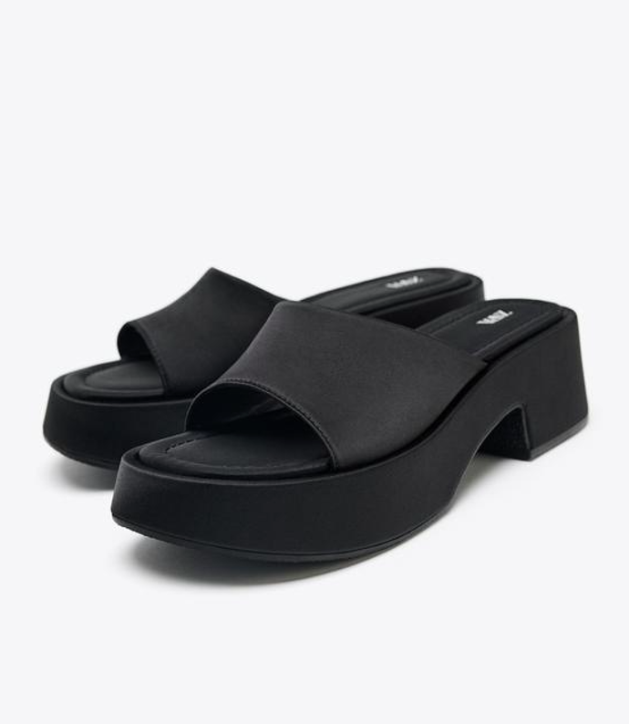 Zara, 1299 Kč
Zara, 1299 Kč