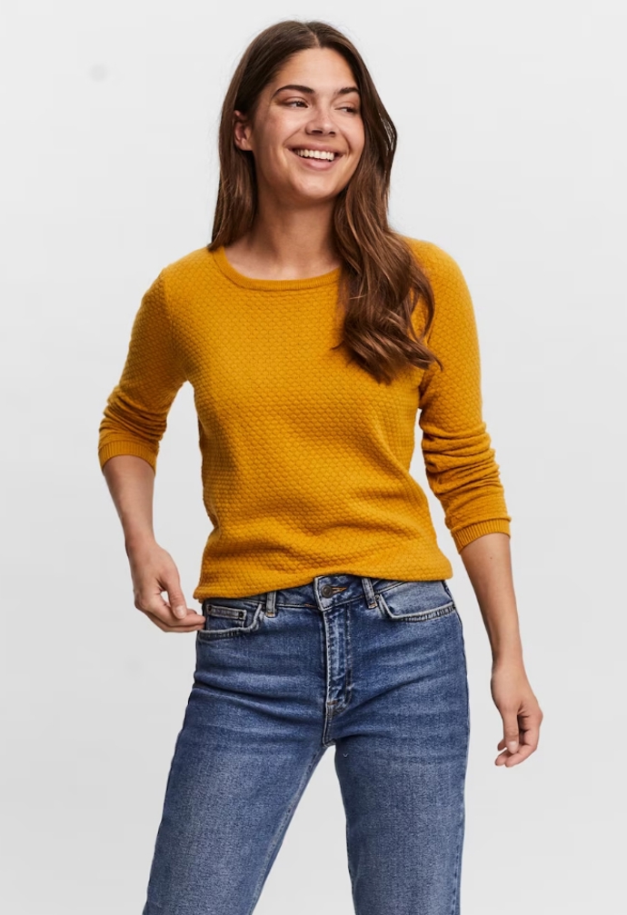 Žlutý svetr, VERO MODA, 709 Kč
