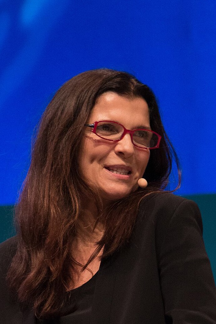 Ali Hewson
