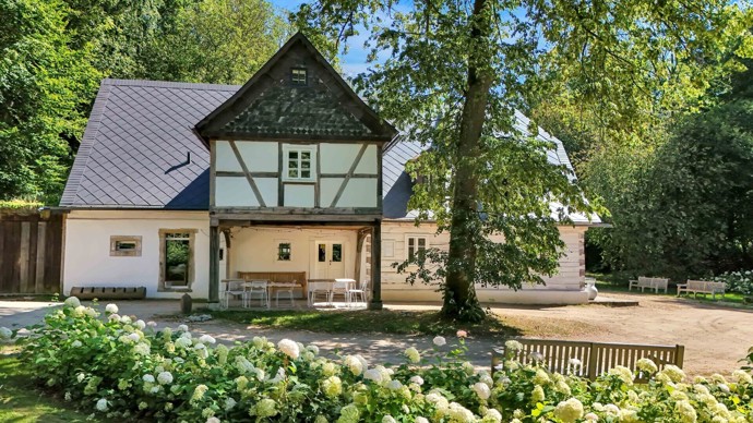 Hotel najdete v Kryštofově údolí.
Hotel najdete v Kryštofově údolí.