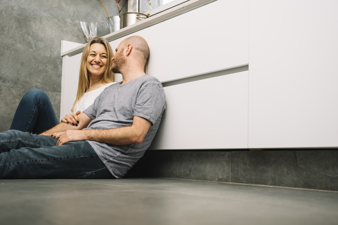 Jenže tak, jak to na začátku vypadalo krásně, to po chvíli začalo být zvláštní. Partner paní Anežky totiž neudělal nic, co by neschválila maminka. Absolutně nic. Byl na ní zcela odkázaný a závislý.
