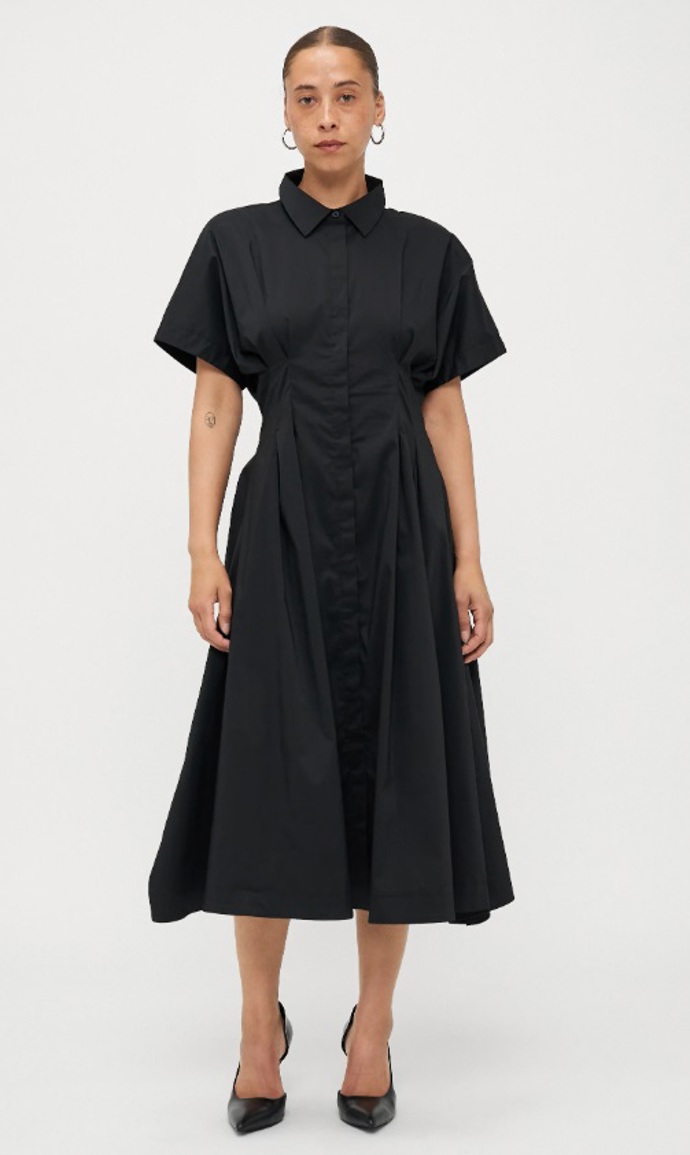Áčkové šaty se zvýrazněným pasem, Vero Moda, 1 440 Kč

