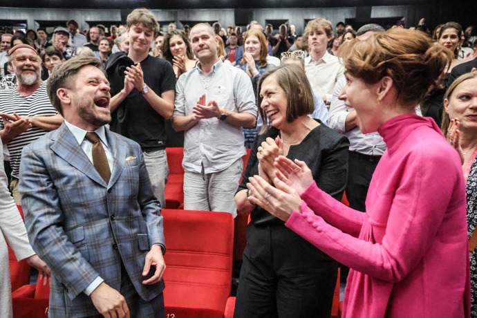 Čistá radost Táni a Jiřího Mádla, když film Vlny zvítězil na karlovarském festivalu
Čistá radost Táni a Jiřího Mádla, když film Vlny zvítězil na karlovarském festivalu