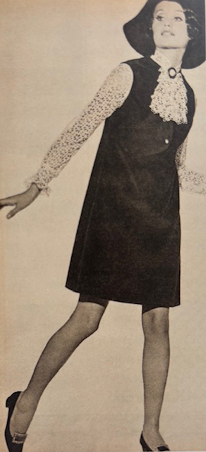 Komplet v romantickém stylu – ÚBOK, 1968
Komplet v romantickém stylu – ÚBOK, 1968