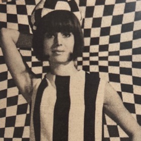 Módní novinka roku 1966 – šaty inspirované geometrickým stylem

