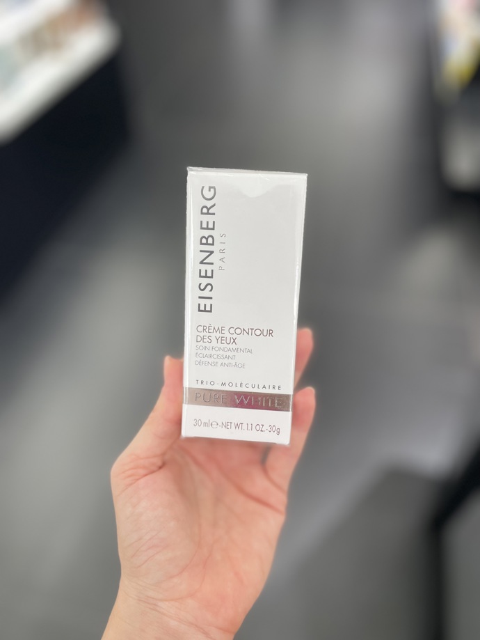 Krém na oční okolí, Eisenberg Paris. V průběhu podzimních Dnů Marianne na vás v prodejnách Sephora čeká sleva 30 % k nákupu produktů Eisenberg v min. hodnotě 1990 Kč.
Krém na oční okolí, Eisenberg Paris. V průběhu podzimních Dnů Marianne na vás v prodejnách Sephora čeká sleva 30 % k nákupu produktů Eisenberg v min. hodnotě 1990 Kč.