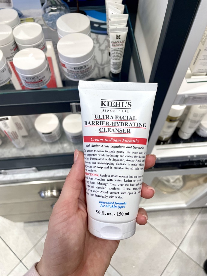 Čistící gel, Kiehl's - Ultra Facial Barrier Hydrating Cleanser. V rámci podzimních Dnů Marianne na vás v prodejnách Douglas čeká sleva 25 % na značku Kiehl's.
Čistící gel, Kiehl's - Ultra Facial Barrier Hydrating Cleanser. V rámci podzimních Dnů Marianne na vás v prodejnách Douglas čeká sleva 25 % na značku Kiehl's.