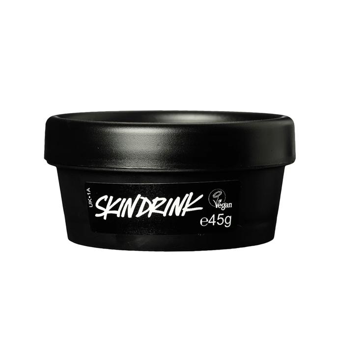 s aloe vera: Pleťový krém Lush Skin Drink (45 ml, 935 Kč) je směsí výživných olejů a másel, avokáda a aloe vera s jemnou vůní růží a neroli.
