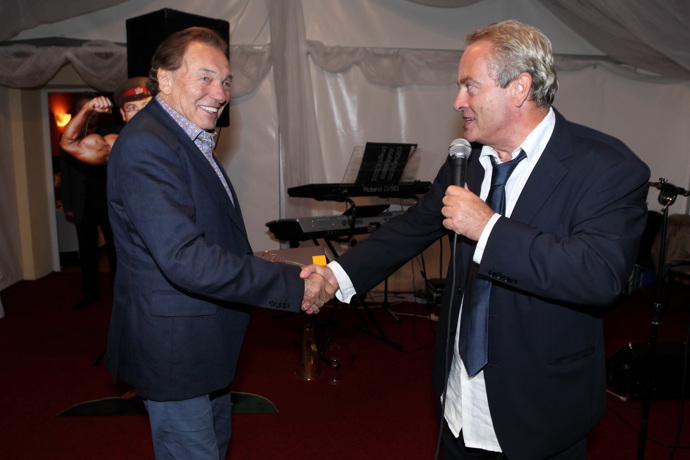 Pěvecké eso Karel Gott a hlasatelské eso Alexander
